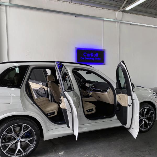 BMW X5 white